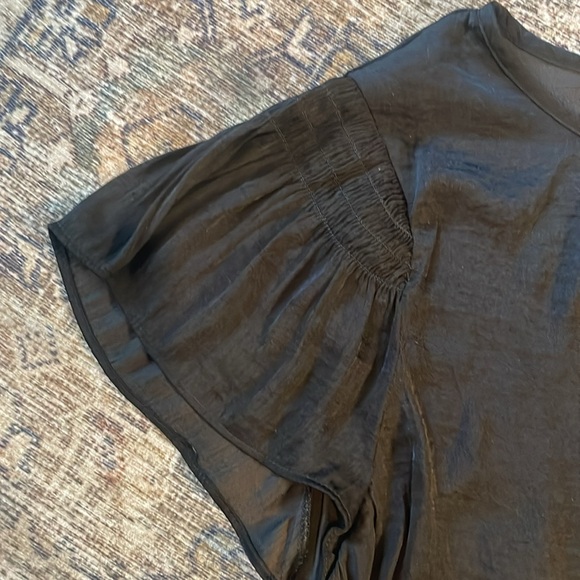 Joie Black Flutter Sleeve Blouse Top Women’s Size Medium M Silky Short Sleeve - Picture 2 of 5